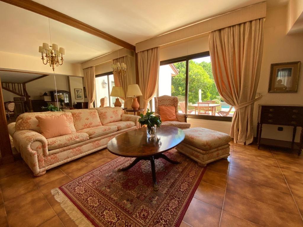 Villa Blanca Con Piscina A 15 Minutos De Toledo - Apartamentos Aloha Toledo Olías del Rey Exteriör bild