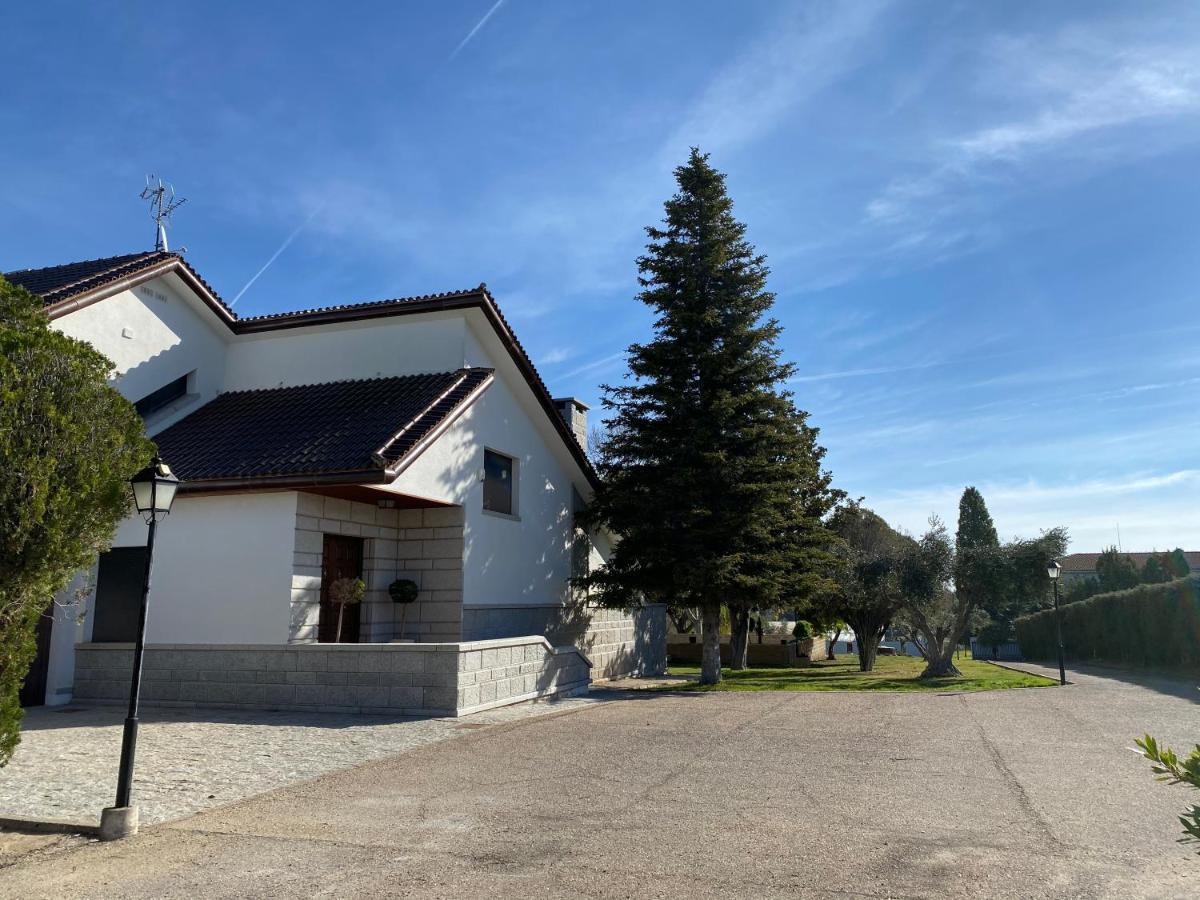 Villa Blanca Con Piscina A 15 Minutos De Toledo - Apartamentos Aloha Toledo Olías del Rey Exteriör bild